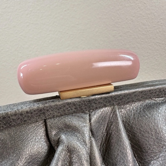 Isabella Fiore Grey LORI Leather Top Lock bag - Picture 5 of 16